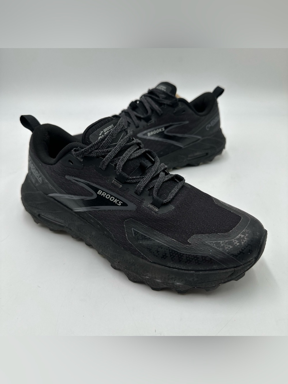 Brooks Cascadia 18 Womens Size 9.5 Black Trail Running Shoes Sneakers
